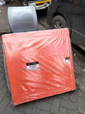 Premier Plastic Table