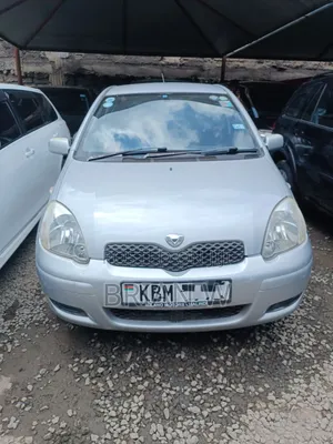 Toyota Vitz 2005 Silver
