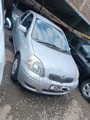 Toyota Vitz 2005 Silver