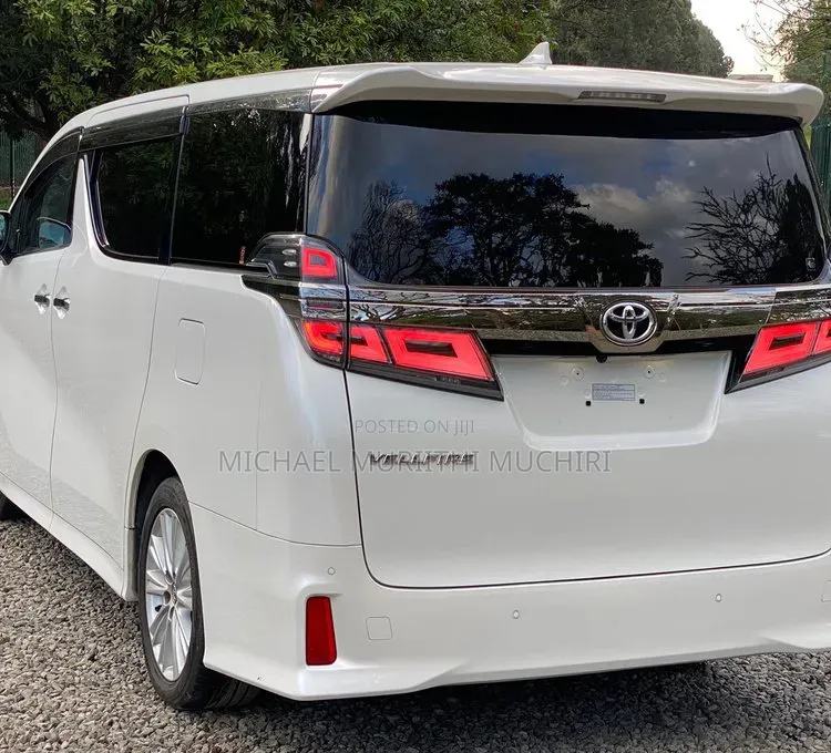 Toyota Vellfire 2019 White