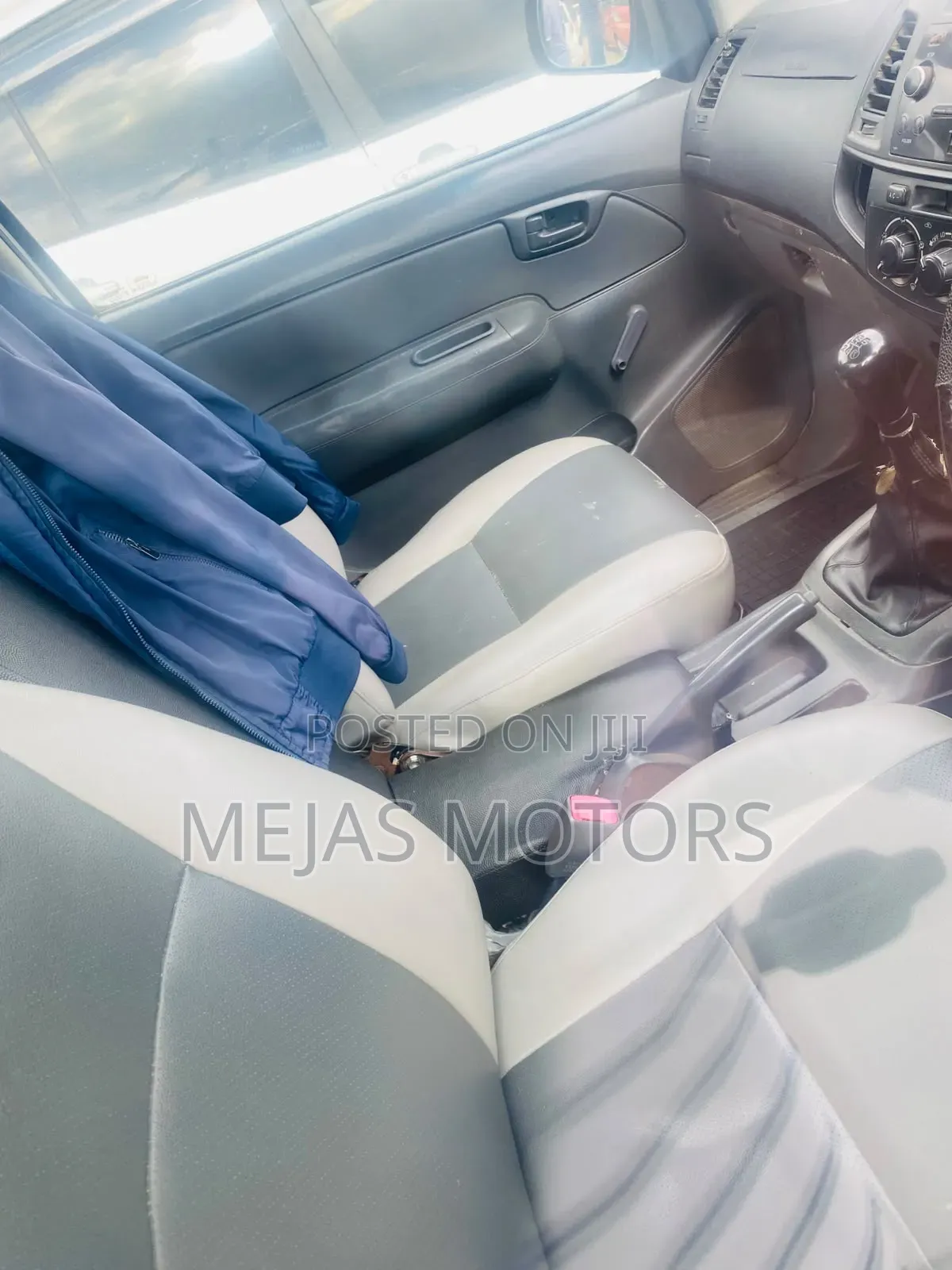 Toyota Hilux 2014 White