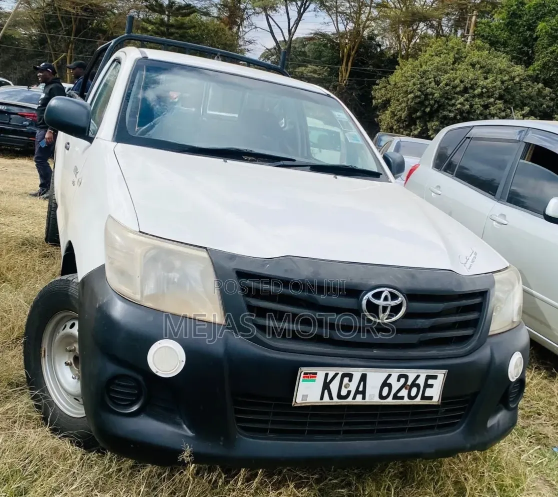 Toyota Hilux 2014 White