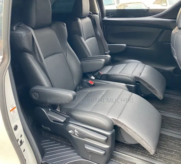 Toyota Vellfire 2019 White