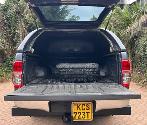 Toyota Hilux 2012 Gray