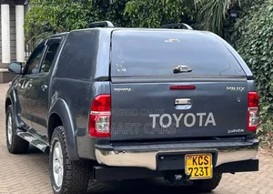 Toyota Hilux 2012 Gray