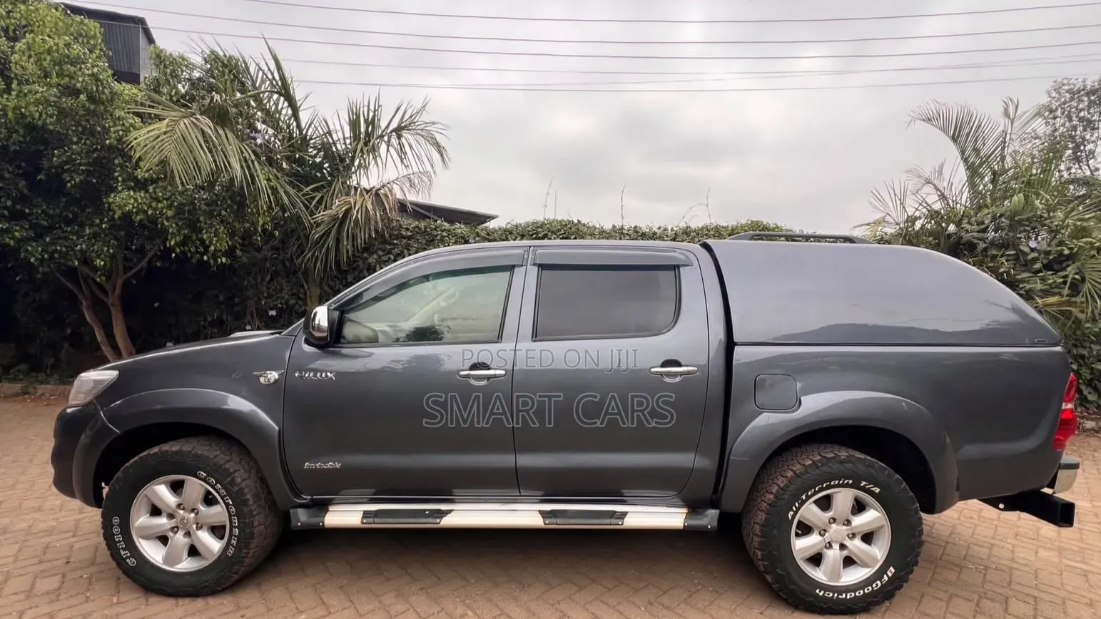 Toyota Hilux 2012 Gray