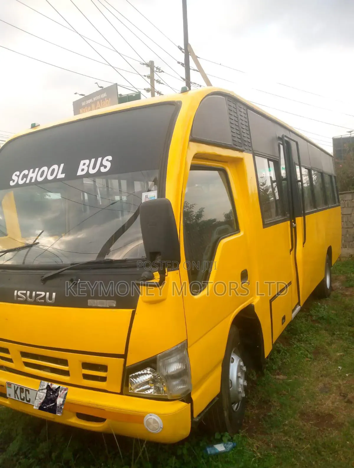 Isuzu NQR 2014 Yellow