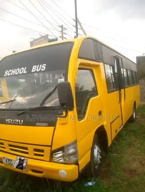 Isuzu NQR 2014 Yellow