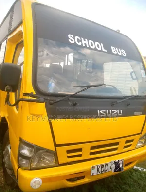 Isuzu NQR 2014 Yellow