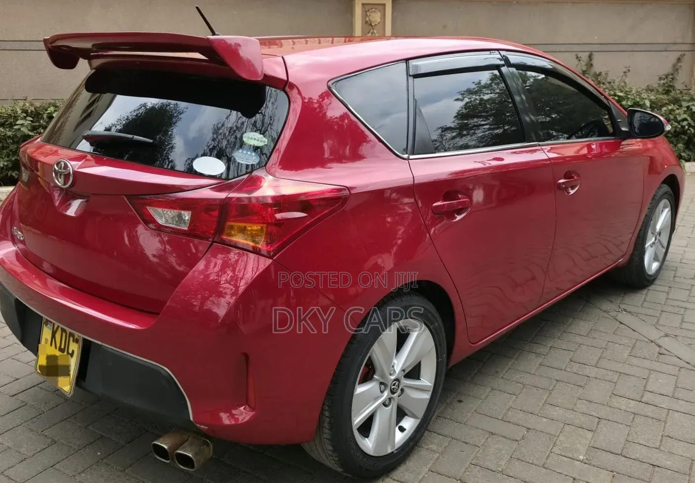 Toyota Auris 2014 Red