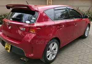 Toyota Auris 2014 Red