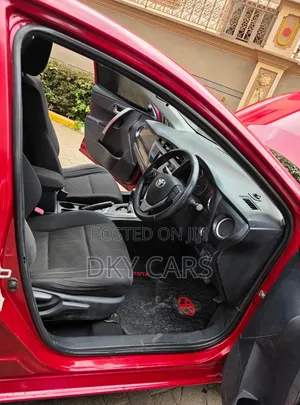 Toyota Auris 2014 Red