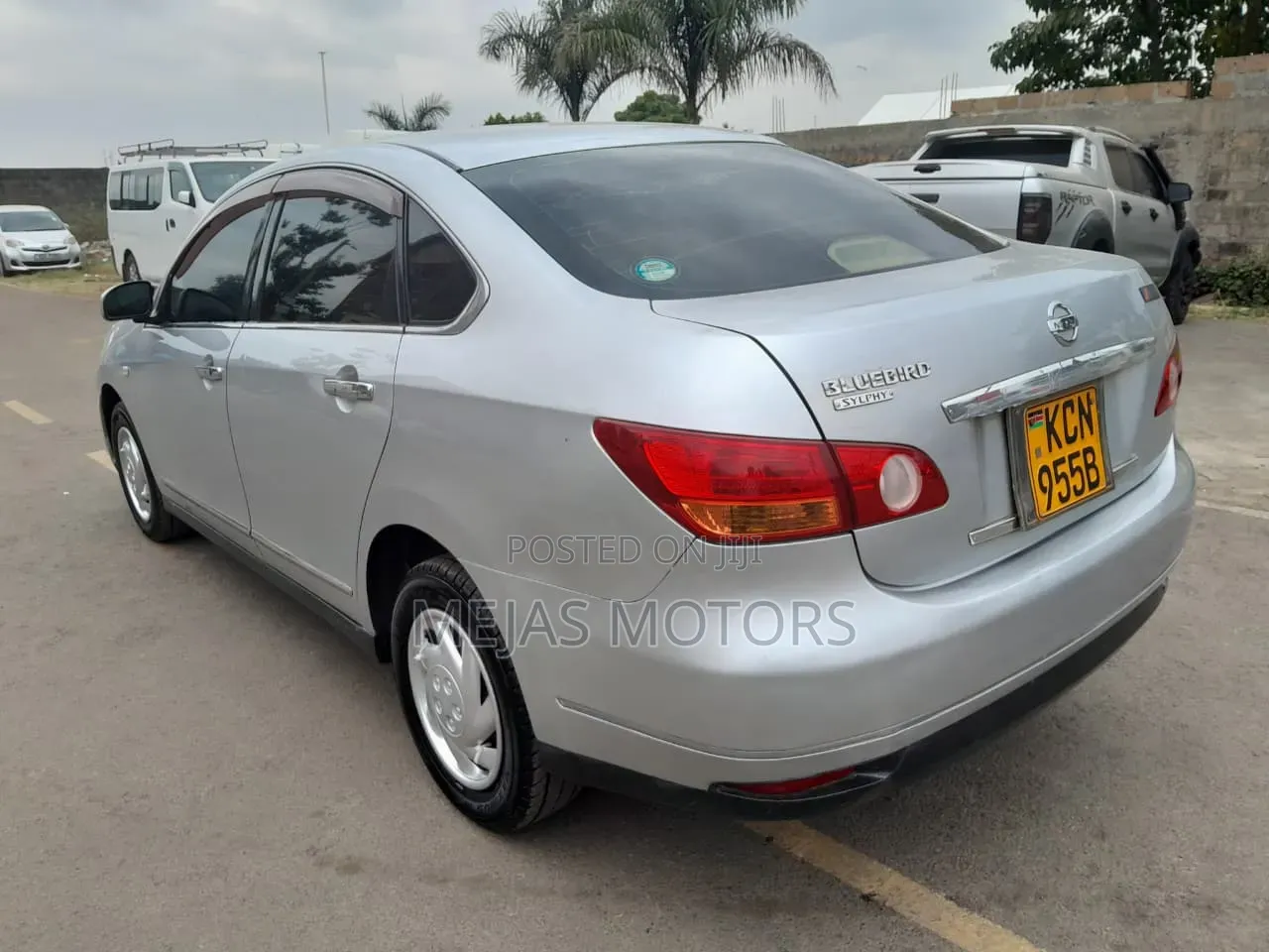 Nissan Bluebird 2011 Silver