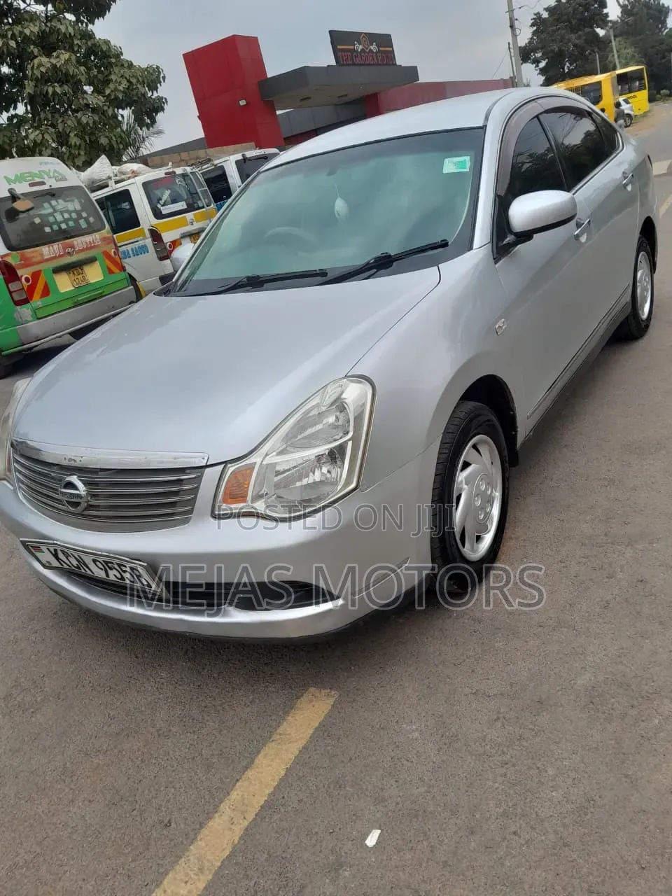 Nissan Bluebird 2011 Silver
