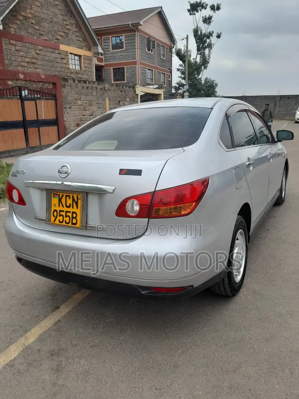 Nissan Bluebird 2011 Silver
