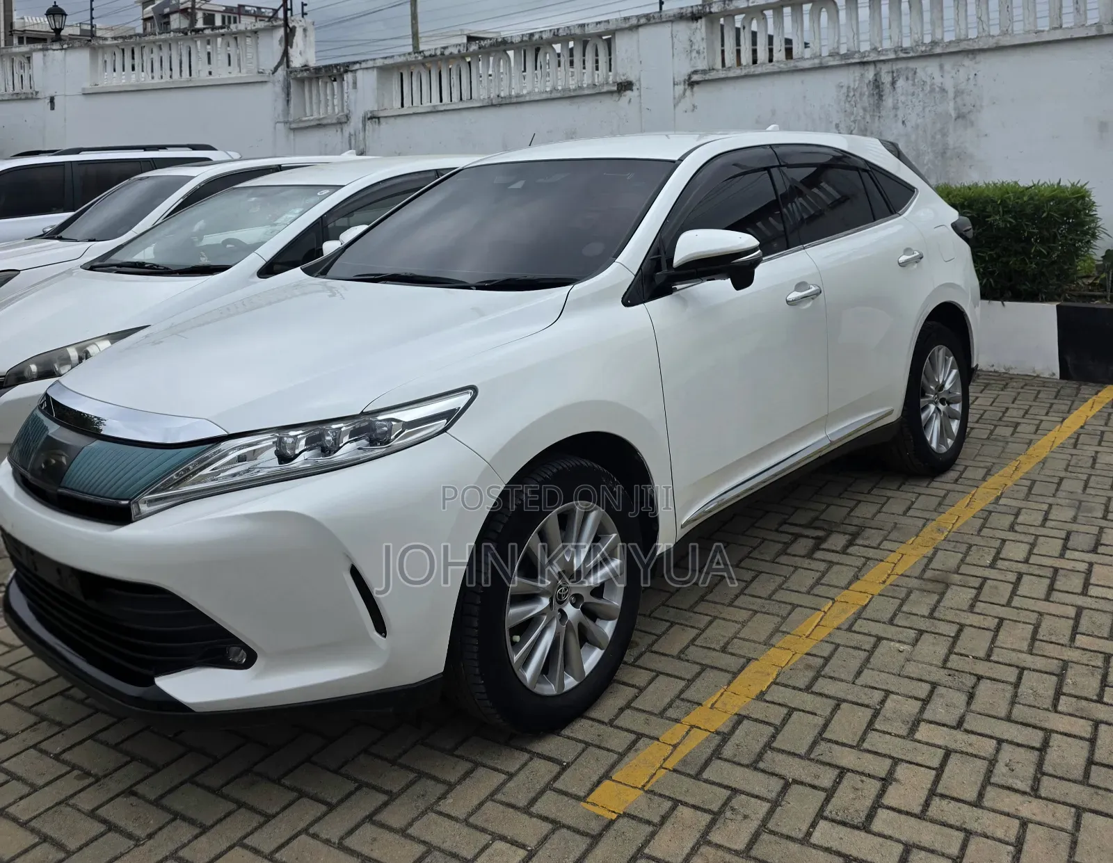 Toyota Harrier 2.0 Turbo 2018 White