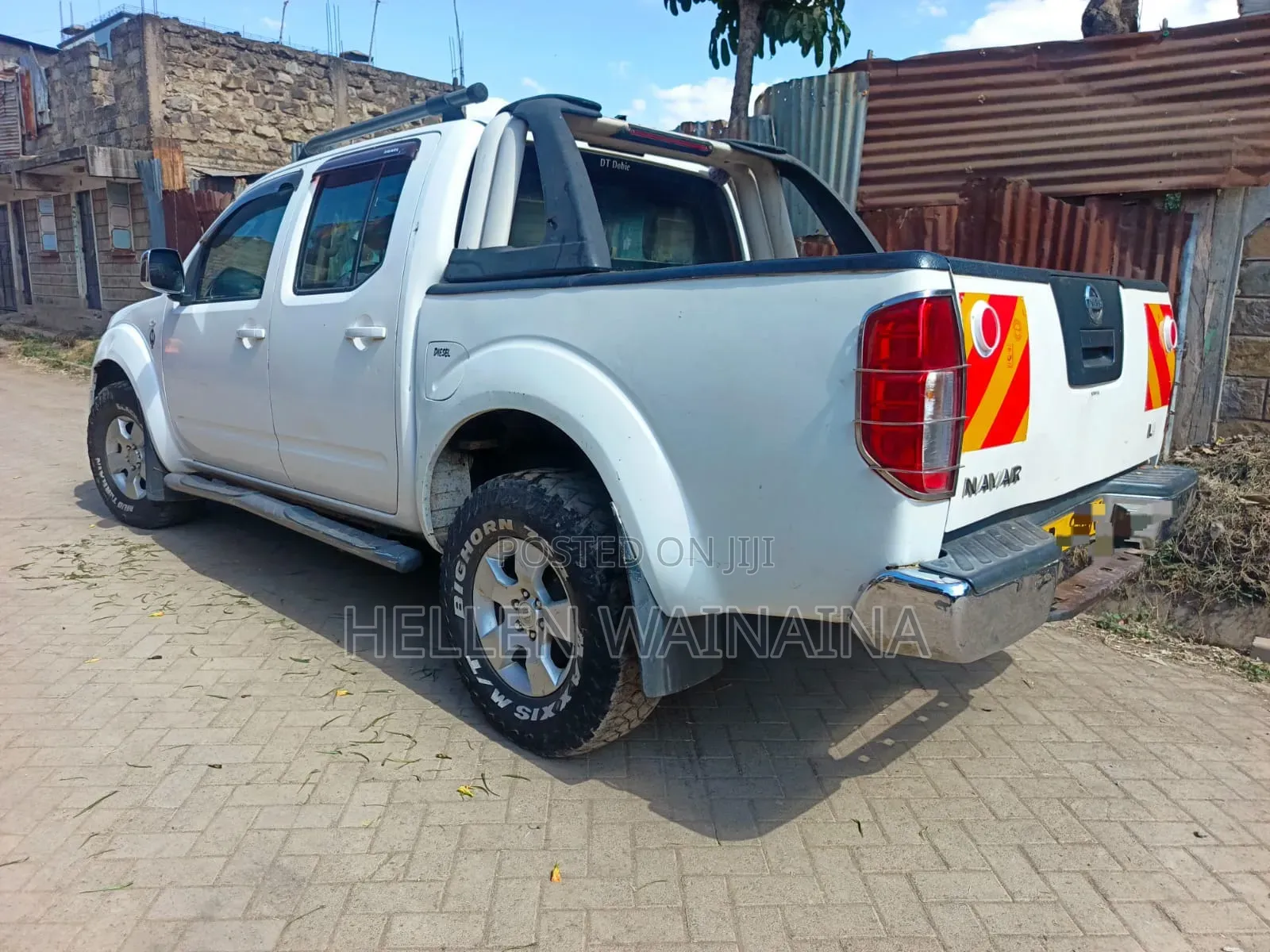 Nissan Navara 2011 White