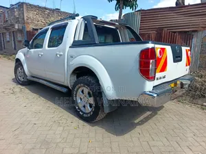 Nissan Navara 2011 White