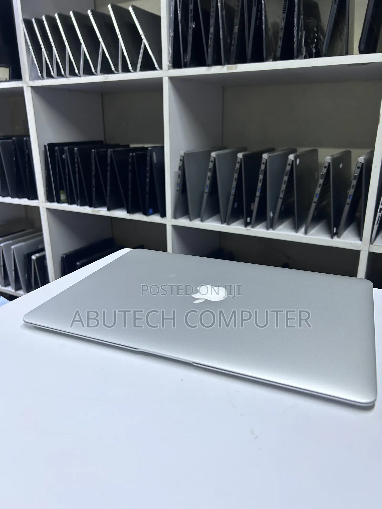 Laptop Apple MacBook Air 4GB Intel Core i7 SSD 512GB