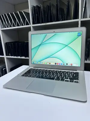 Laptop Apple MacBook Air 4GB Intel Core i7 SSD 512GB
