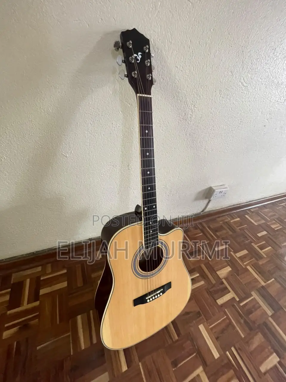 Yahama Guitar Acoustic