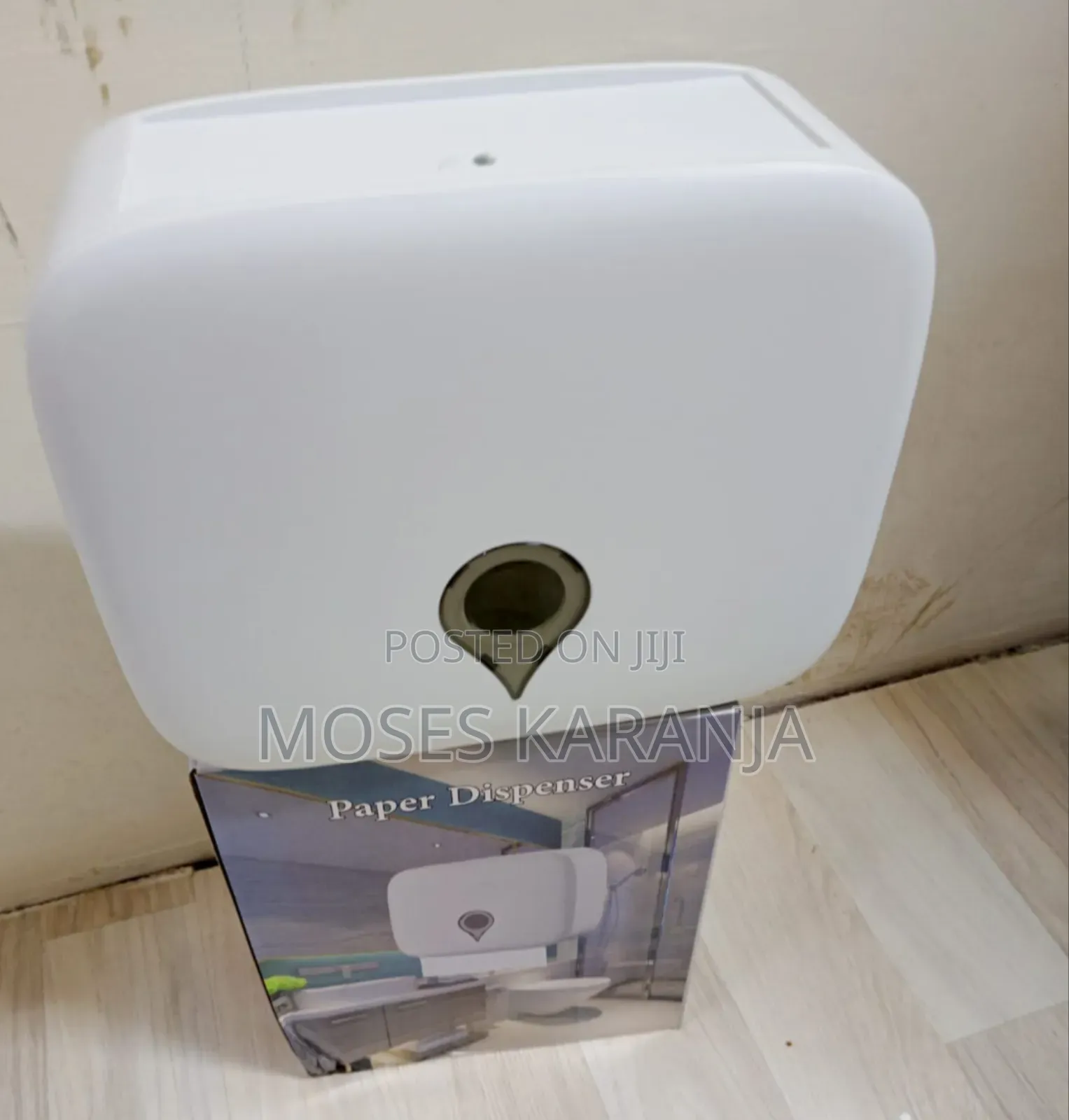 White Wall Mounted Paper Towel Holder