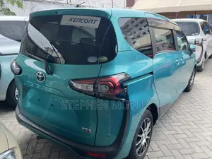 Toyota Sienta 1.5 Hybrid FWD 2020 Blue