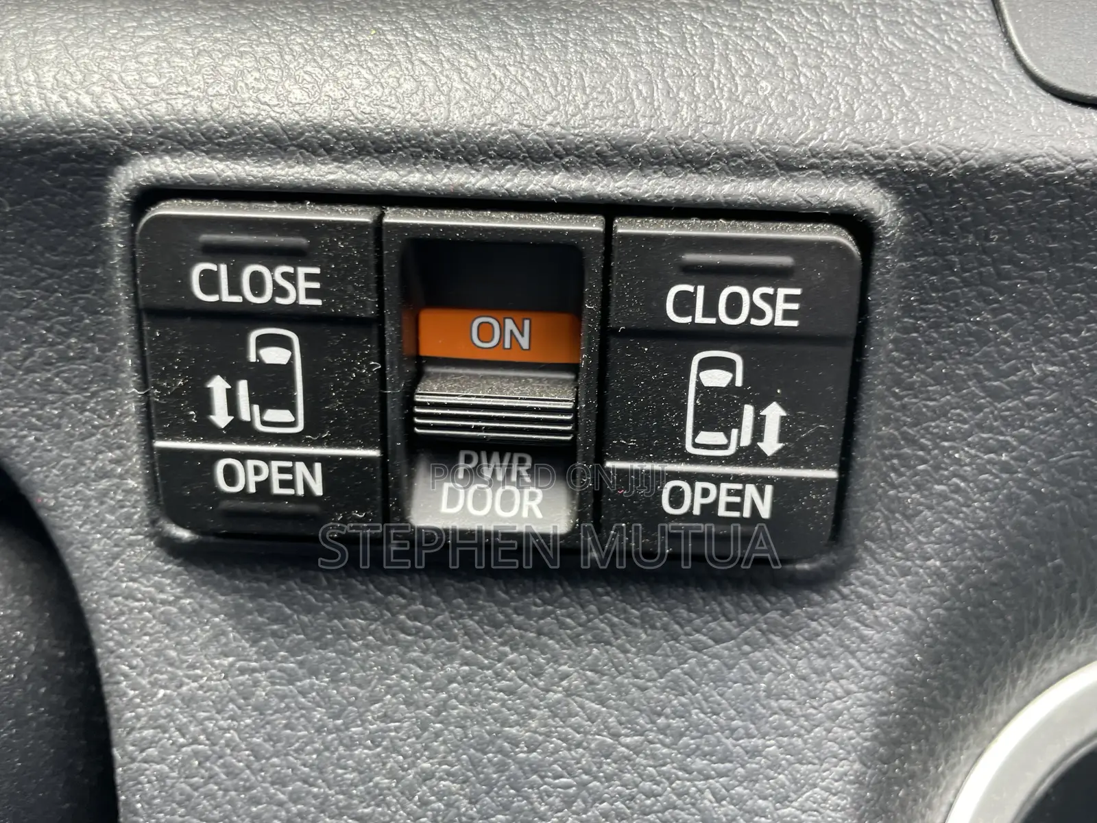 Toyota Sienta 1.5 Hybrid FWD 2019 Blue