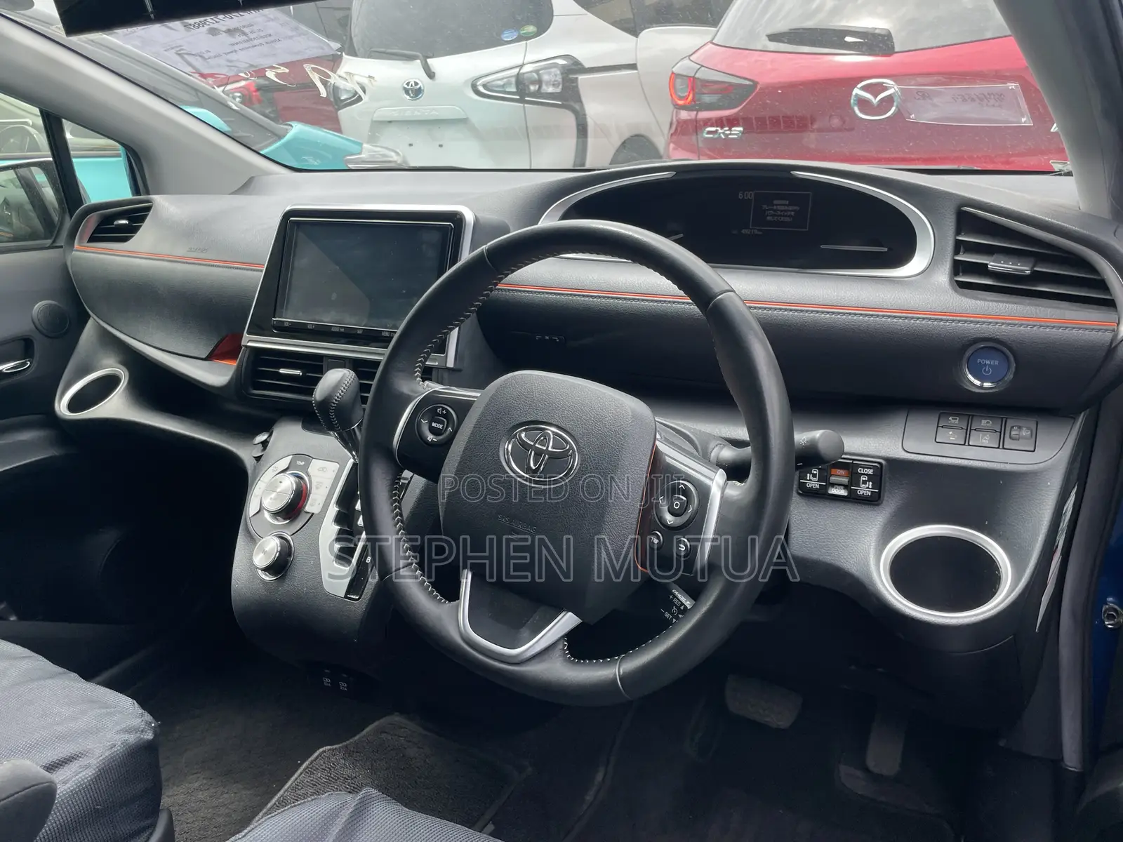 Toyota Sienta 1.5 Hybrid FWD 2019 Blue