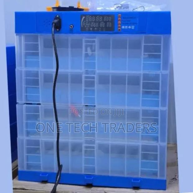 Egg Incubator/ Hatchery 256 Eggs  Automatic- AC/ Dc - thumbnail 2