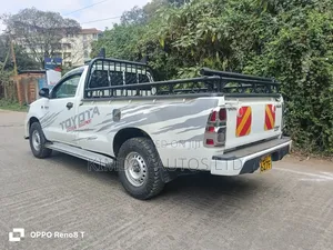 Toyota Hilux 2015 White