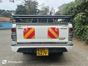 Toyota Hilux 2015 White
