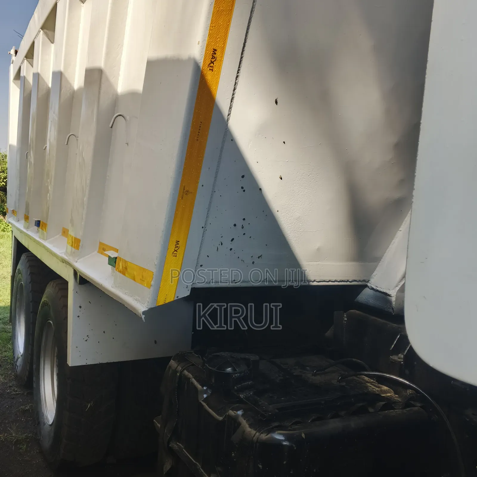 Renault Tipper Lorry