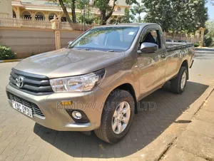 Toyota Hilux 2021 Gray