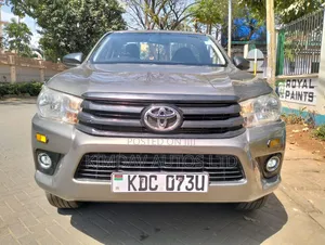 Toyota Hilux 2021 Gray