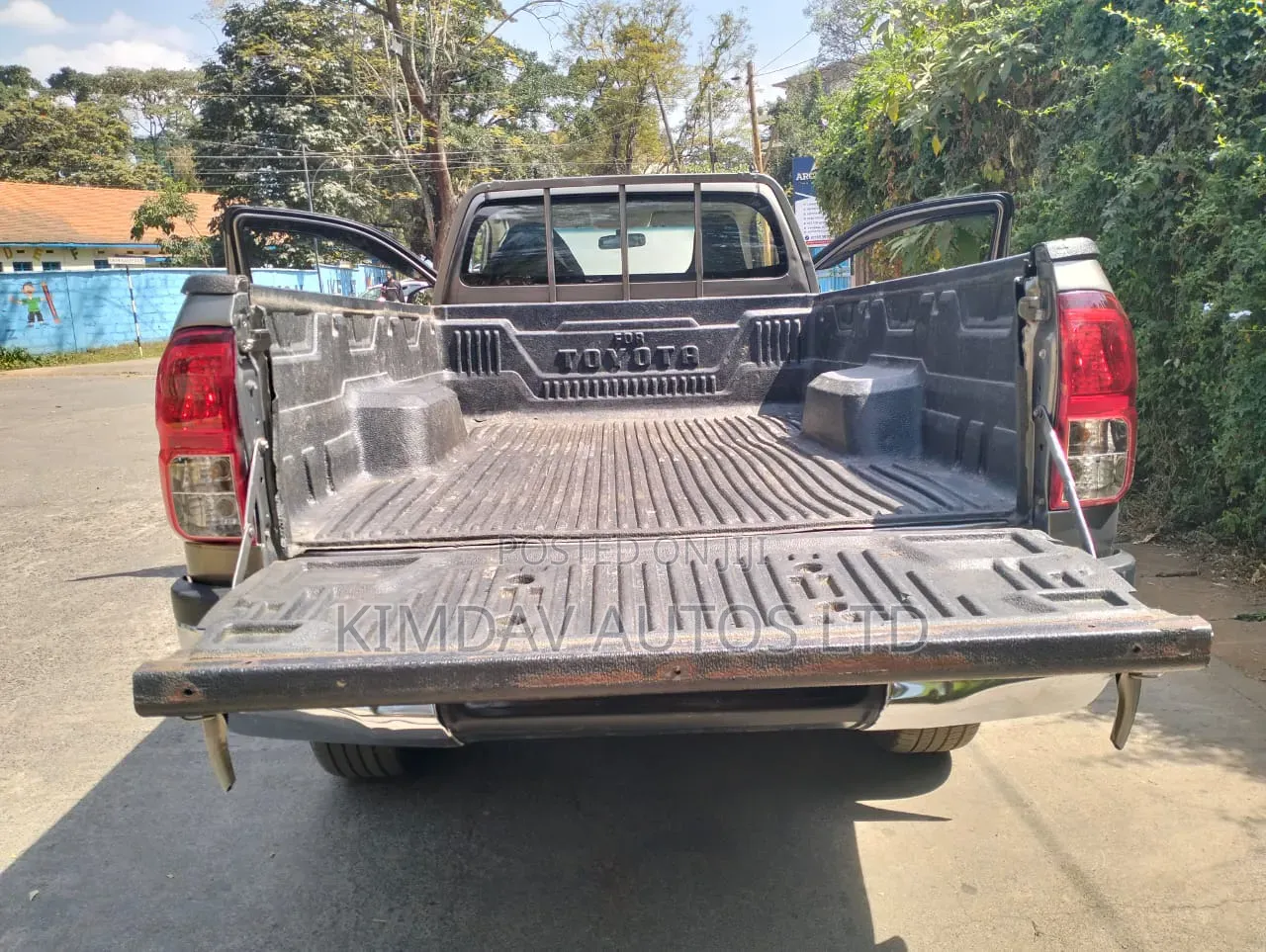 Toyota Hilux 2021 Gray