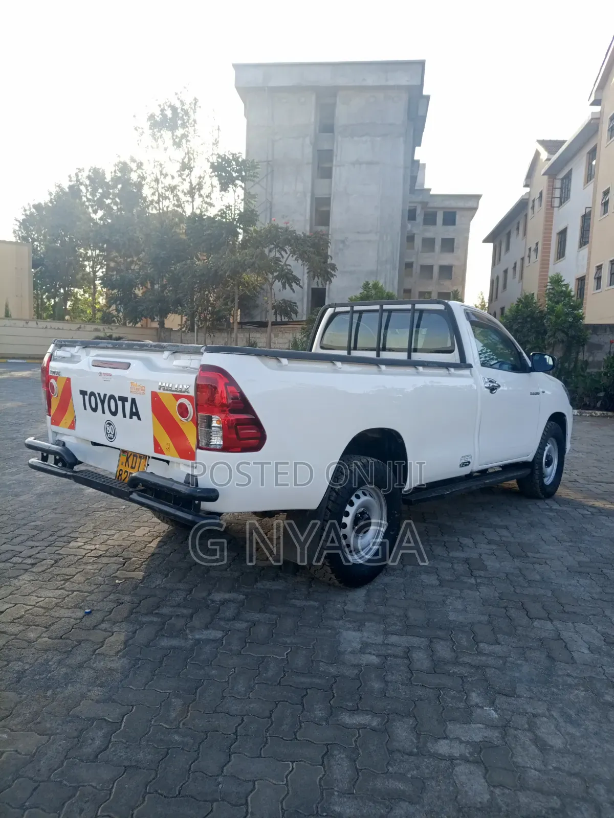 Toyota Hilux 2025 White