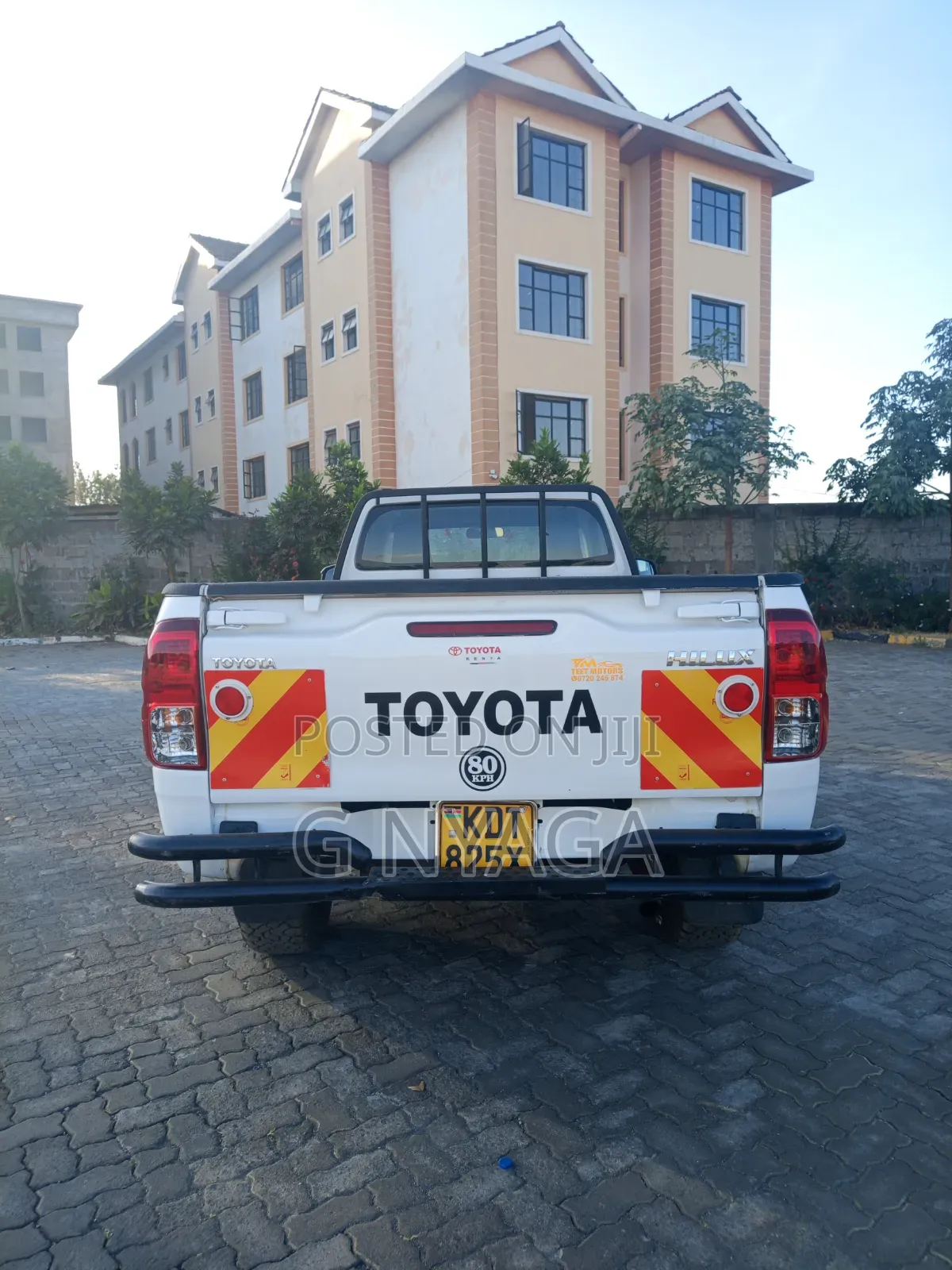 Toyota Hilux 2025 White