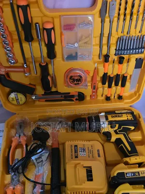 DeWalt 48v Drill Set With Durable Metal Chunk