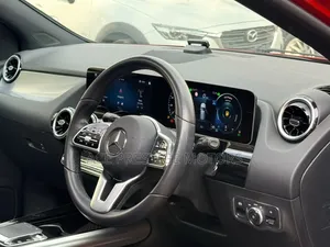 Mercedes-Benz B-Class 2019 Red