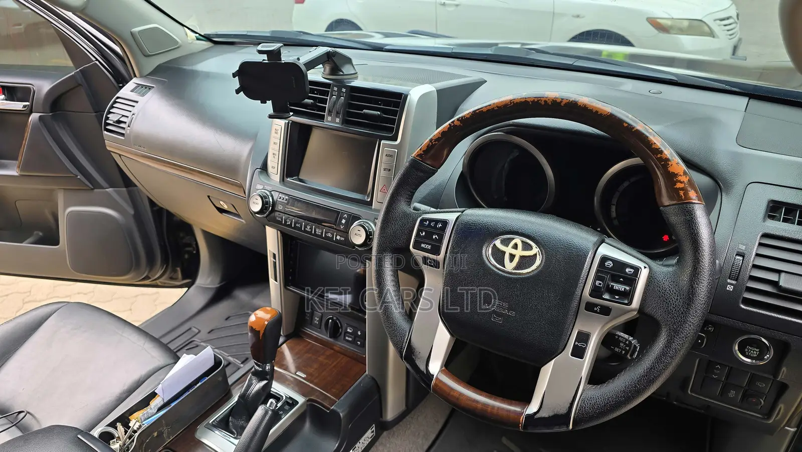 Toyota Land Cruiser Prado KAKADU 2012 Black
