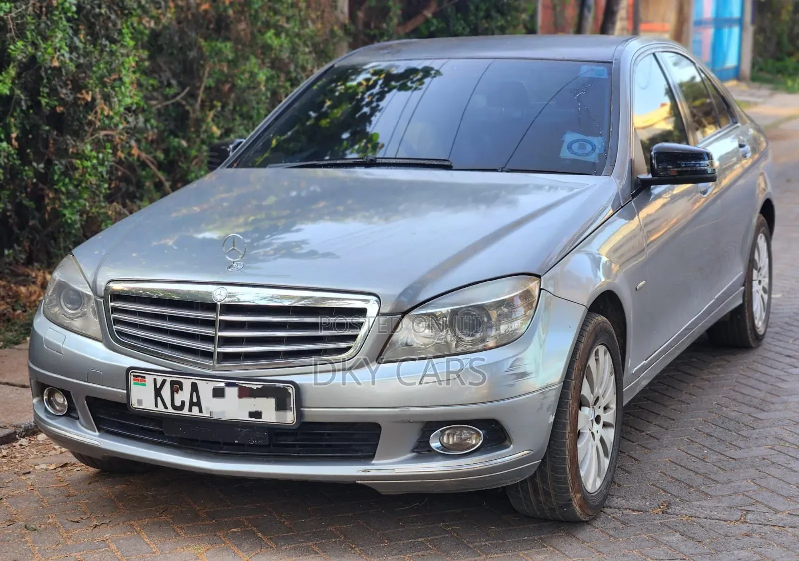 Mercedes-Benz C200 2010 Gray