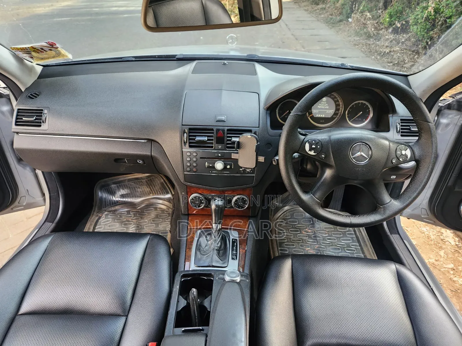 Mercedes-Benz C200 2010 Gray