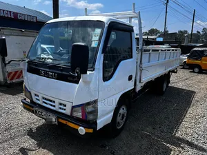 Isuzu Elf NKR Canter