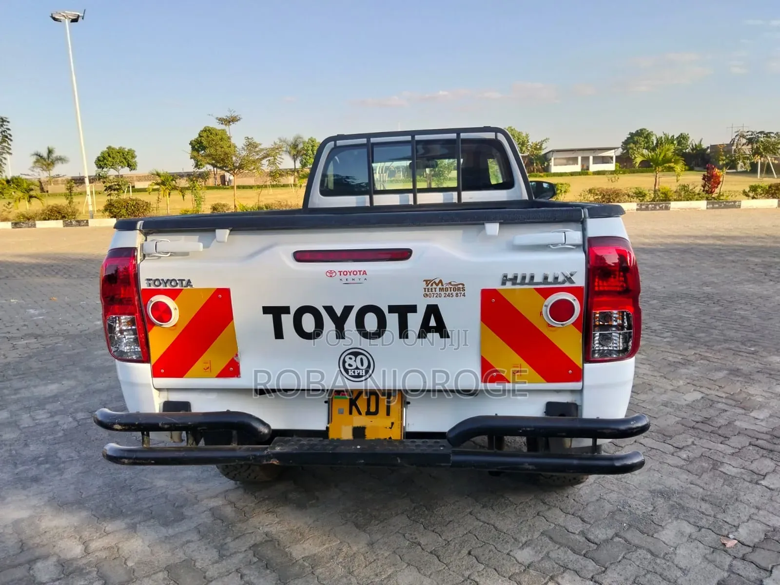 Toyota Hilux 2025 White