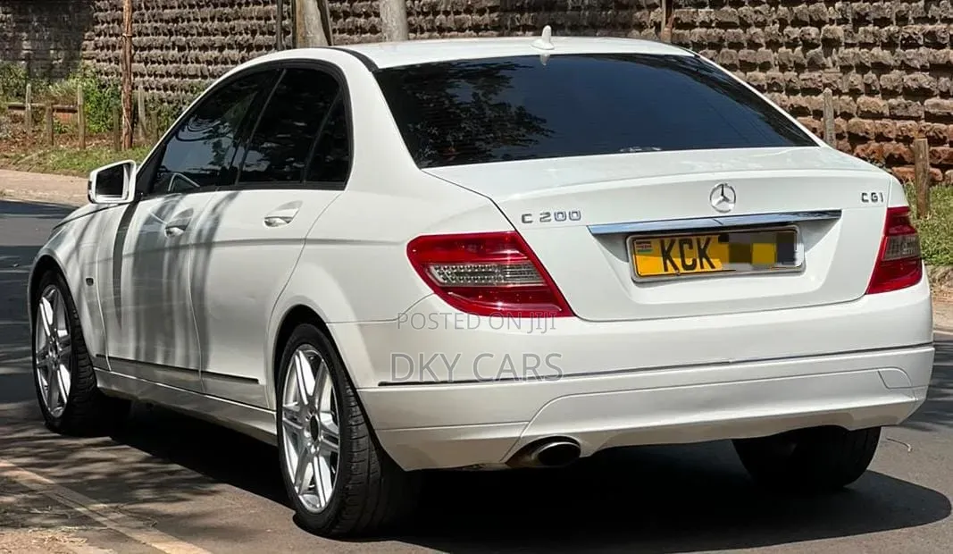 Mercedes-Benz C200 2010 White