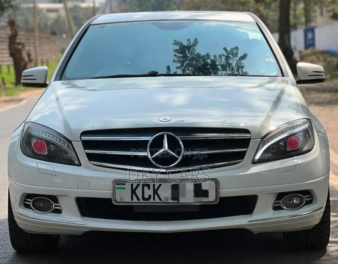 Mercedes-Benz C200 2010 White