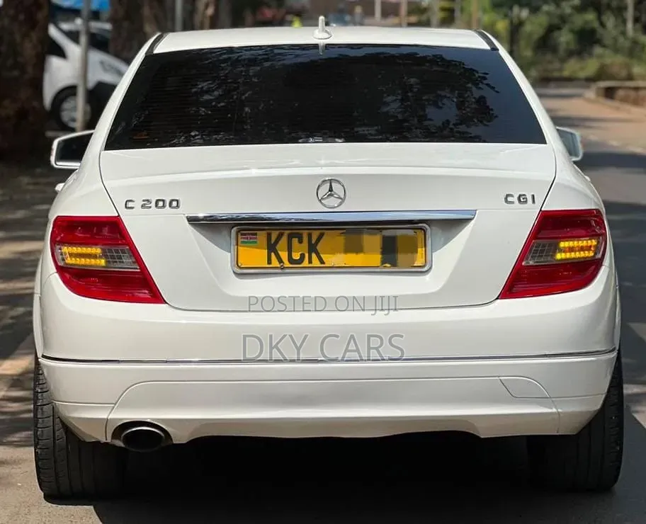 Mercedes-Benz C200 2010 White