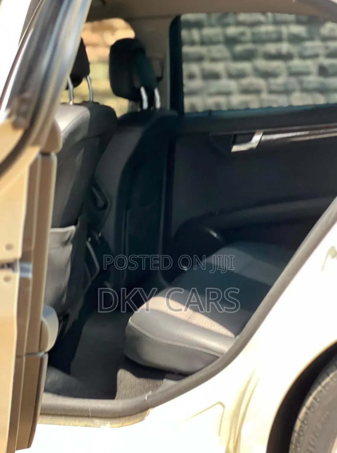 Mercedes-Benz C200 2010 White
