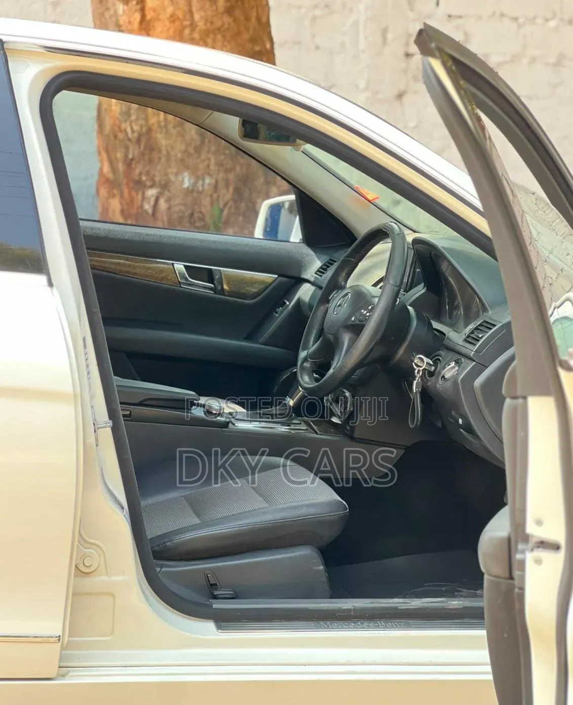Mercedes-Benz C200 2010 White